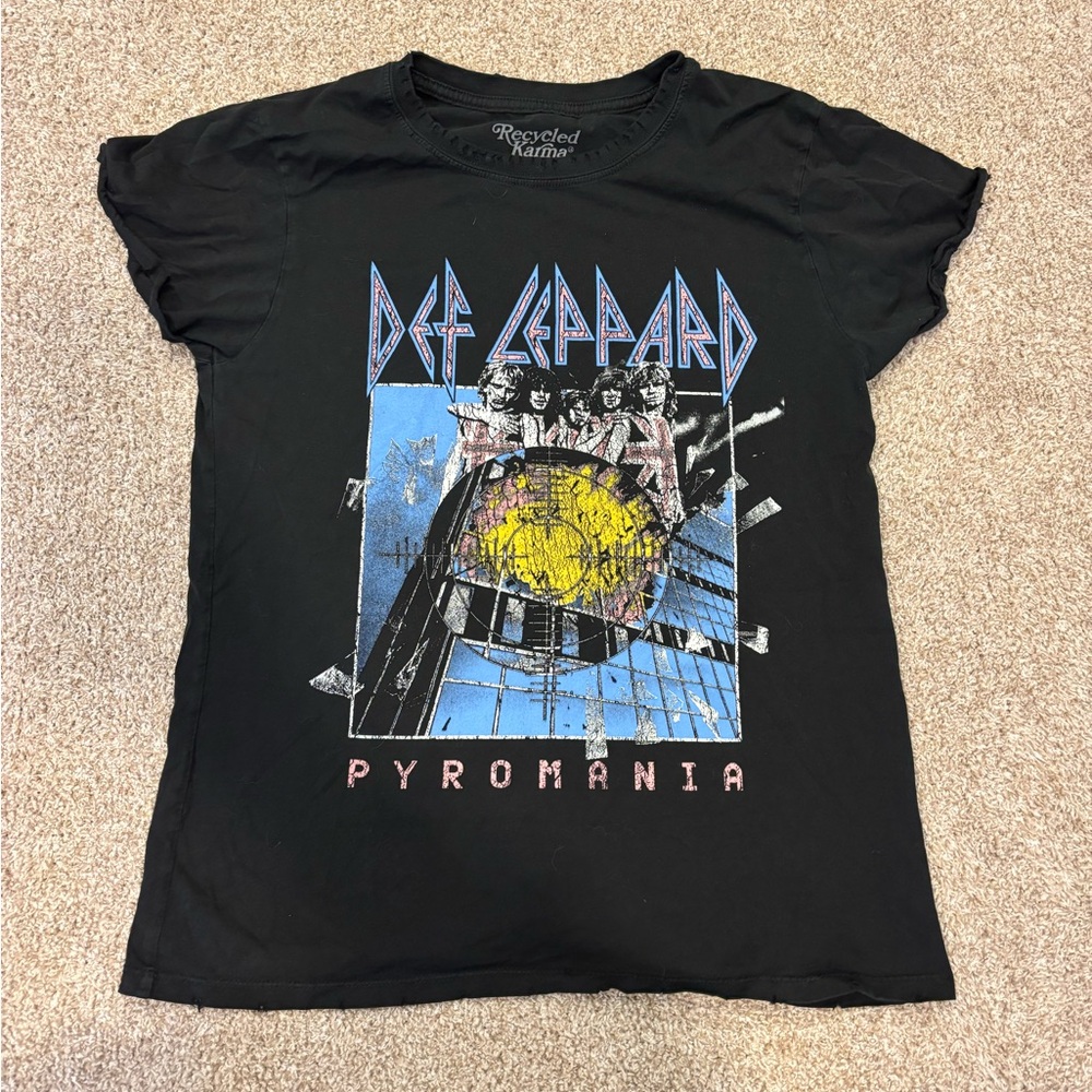Def Lepard Pyromania Black Graphic T-Shirt